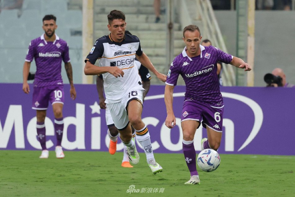 布了与年轻 布了与年轻